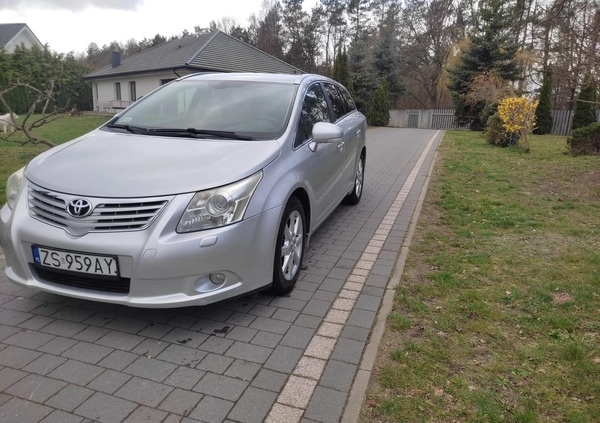 Toyota Avensis cena 25010 przebieg: 266000, rok produkcji 2010 z Maszewo małe 781